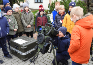 Spotkanie uczniów z żołnierzami 25 Brygady Kawalerii Powietrznej z Tomaszowa Mazowieckiego.