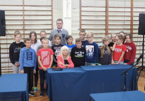 Klasa Va i sędzia Anna Maria Wesołowska.