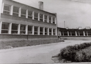 Widok szkoły od strony ul. Reymonta, wykonana po wybodowaniu budynku