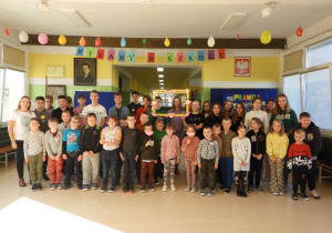 Zdjęcie klasowe 8b i 1b.