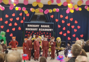 Przedstawienie uczniów klasy pierwszej