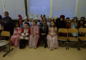 Klasa Ib przygotowana do występu.