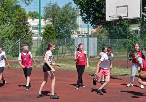 Rozgrywki sportowe.