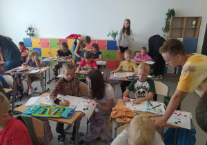 Wszyscy dobrze się bawią.