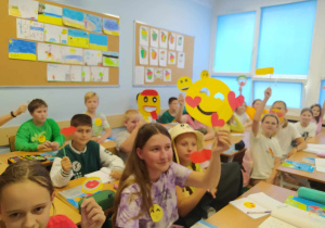 Uśmiechnięta maska - klasa 5b.