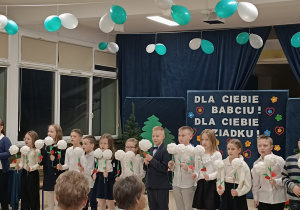 Piosenka w wykonaniu uczniów klasy II