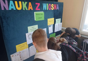 Rozwiazywanie zadań o wiosenne tematyce.