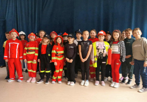 Uczniowie klas drugich.