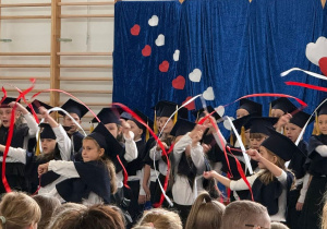 Taniec uczniów klas pierwszych