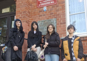 Uczniowie przed konkursem.