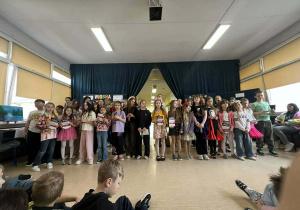 Szkolny pokaz talentów.