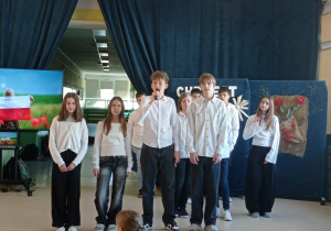 Uczeń klasy 6a recytuje wiersz